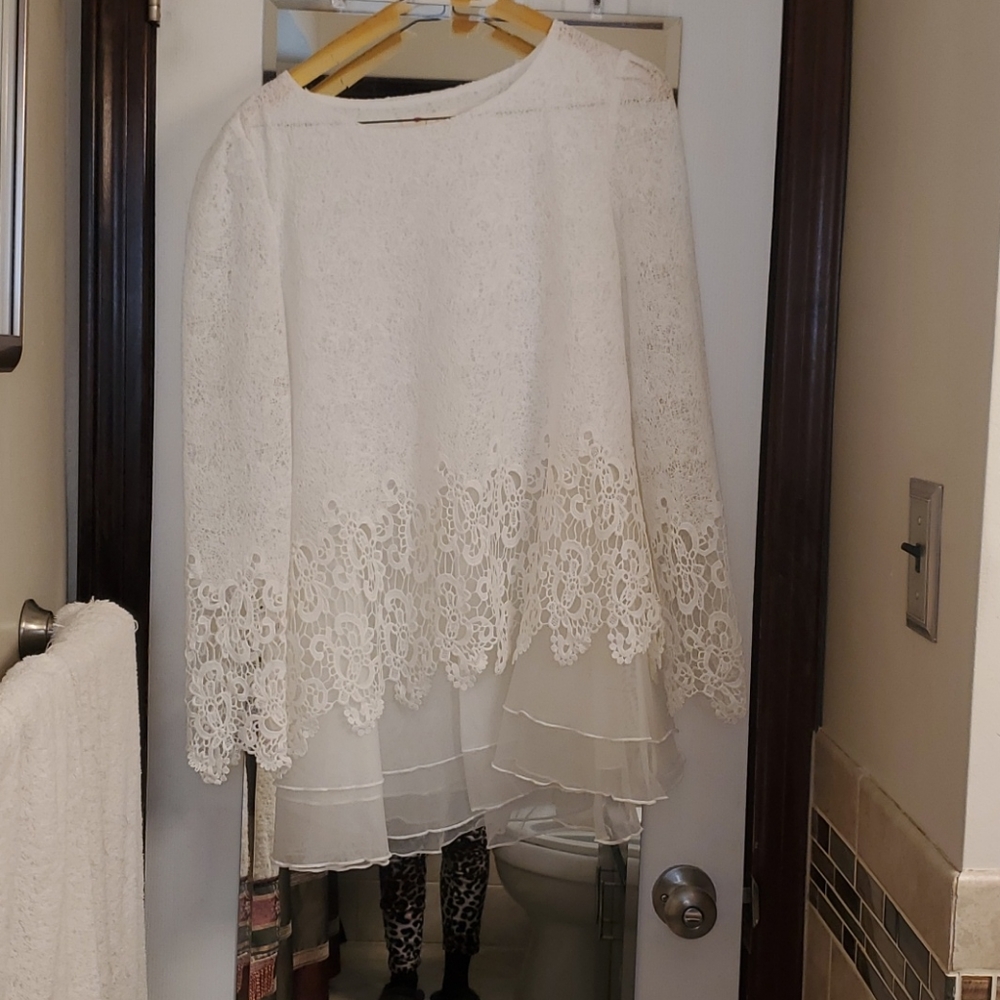 Lace white top